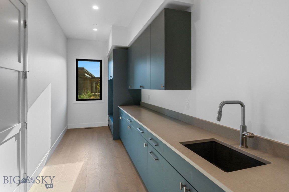 Home 40 - Residential