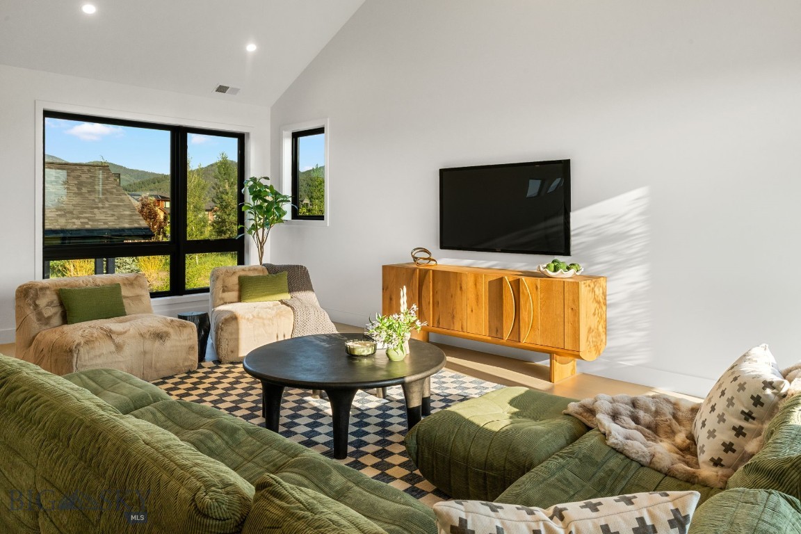 Home 40 - Residential
