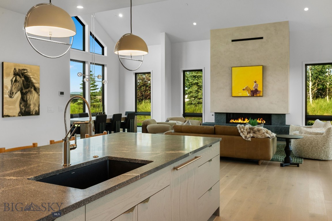 Home 40 - Residential