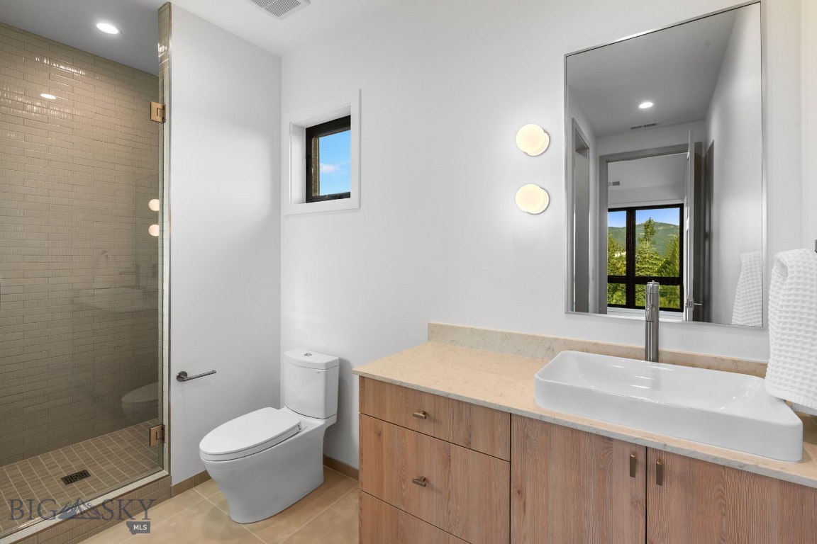 Home 40 - Residential