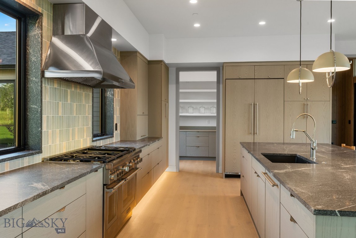 Home 40 - Residential