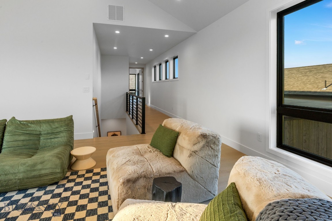 Home 40 - Residential