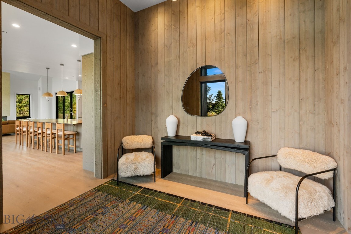 Home 40 - Residential