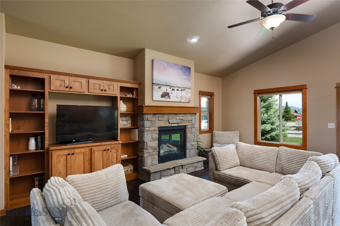 Middle Creek Parklands - Residential