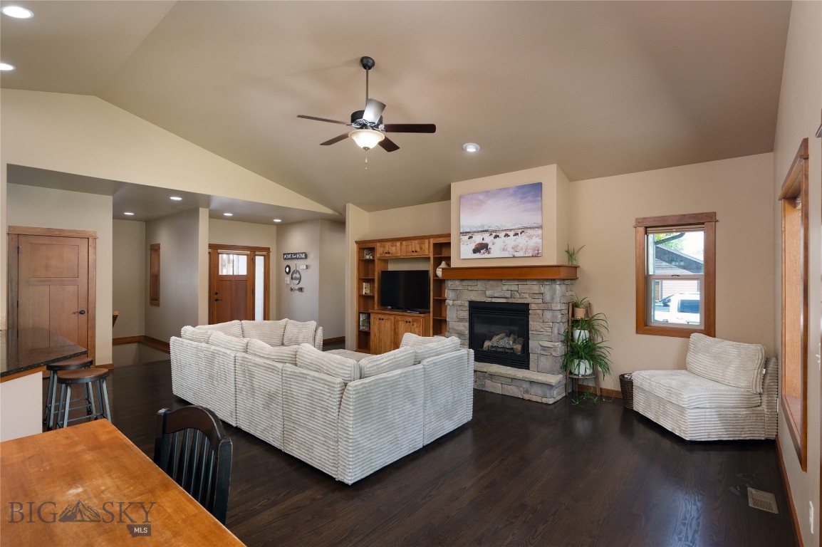 Middle Creek Parklands - Residential