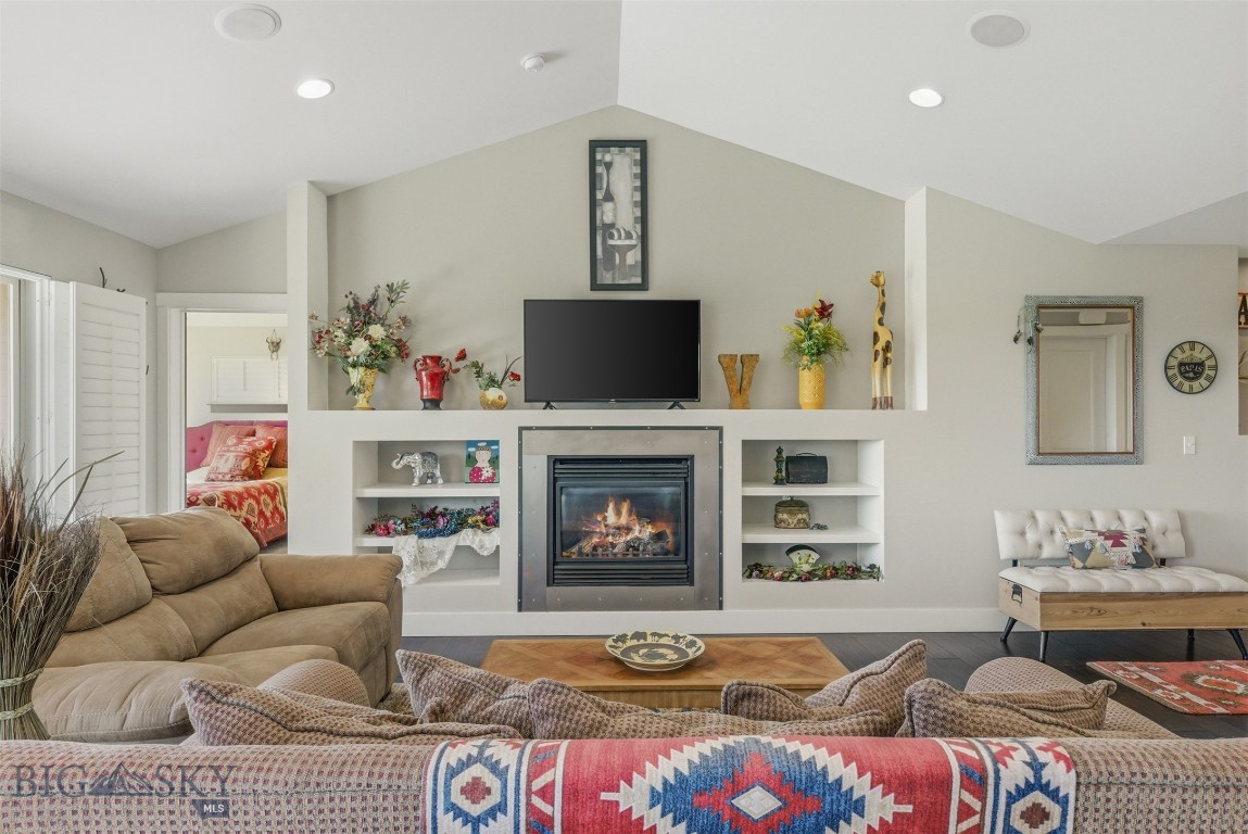 Loyal Garden - Residential