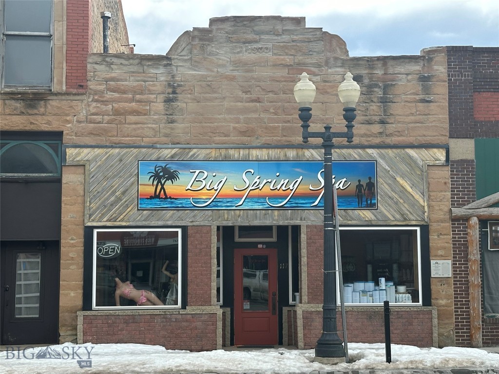 Beautiful Main Street building in the heart of downtown Lewistown.  This spacious building was formerly used to run a spa with various tanning beds, spray tan room, massage rooms, and more.  The electrical is all upgraded to service the machines.  The building is truly a blank canvas awaiting the idea and business of an ambitious entrepreneur.  Lewistown is a thriving community.  VACOM plans to have its U.S. headquarters in Lewistown and running in 2027. When it reaches full production capacity, likely in 2029, the $90 million VACOM facility is expected to employ 500 people.  Opportunities abound!  The second story of the building could easily be converted to an apartment as it already has a full bathroom and it could have separate access.  There is a loading dock and plenty of storage for any kind of business.