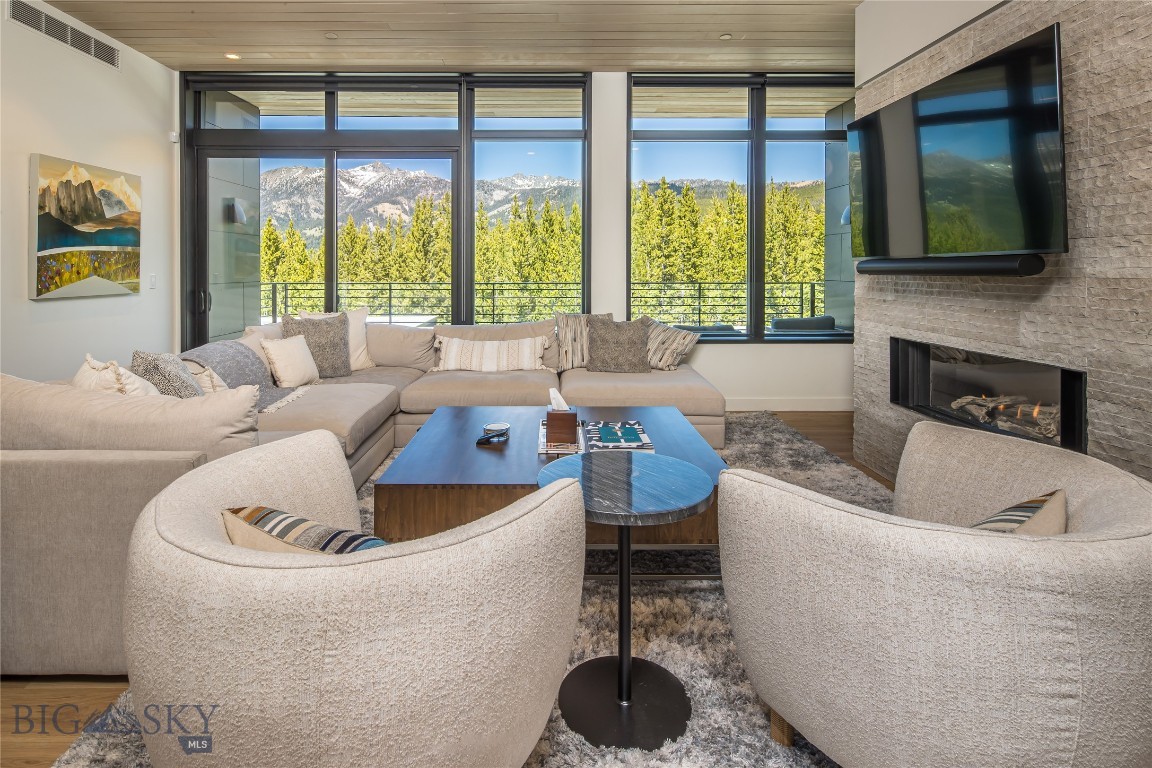 LakeLodge Residences - Residential
