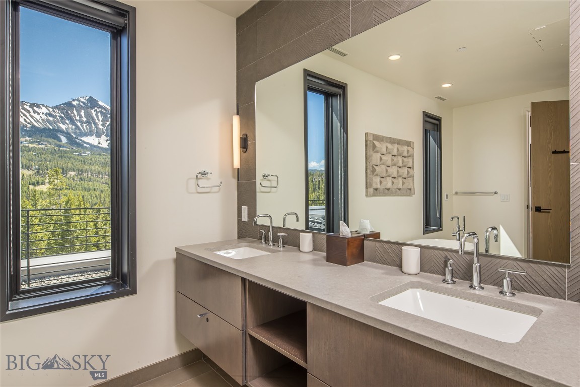 LakeLodge Residences - Residential