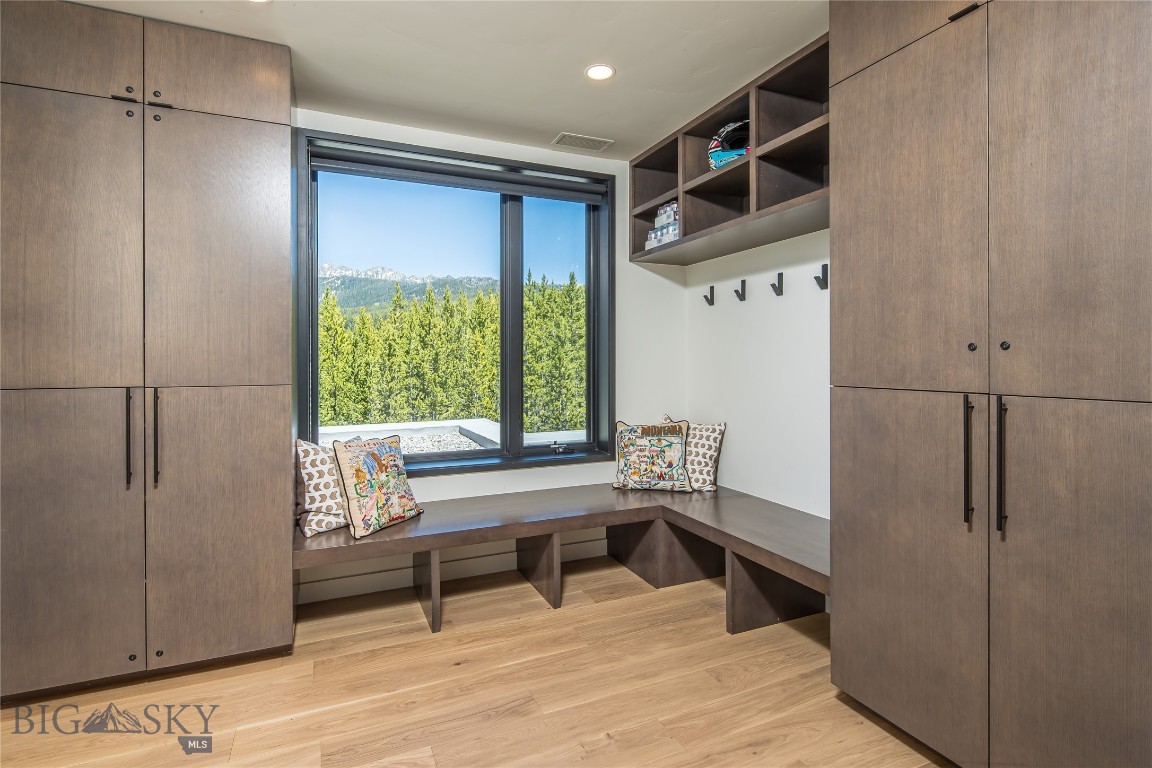 LakeLodge Residences - Residential