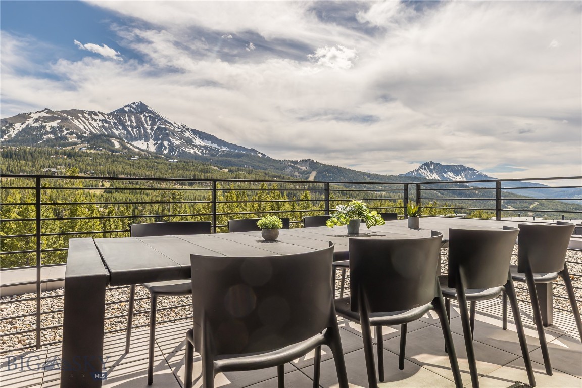 LakeLodge Residences - Residential