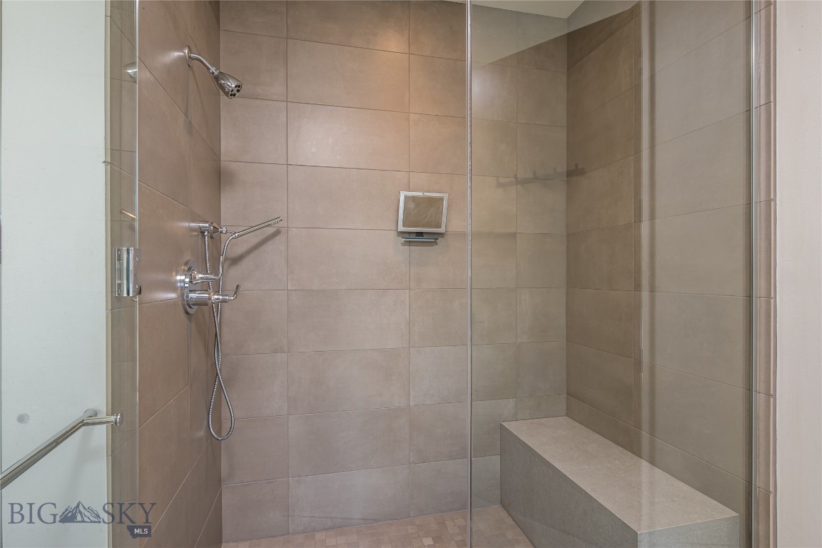 LakeLodge Residences - Residential