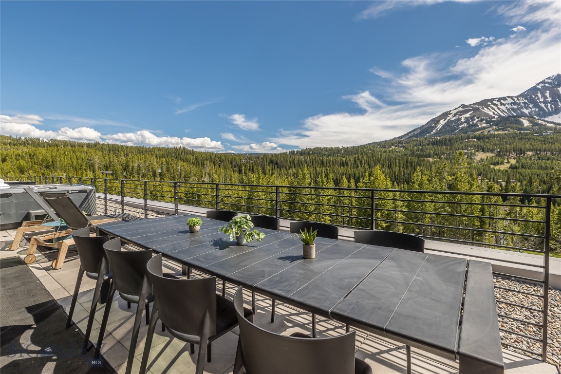 LakeLodge Residences - Residential