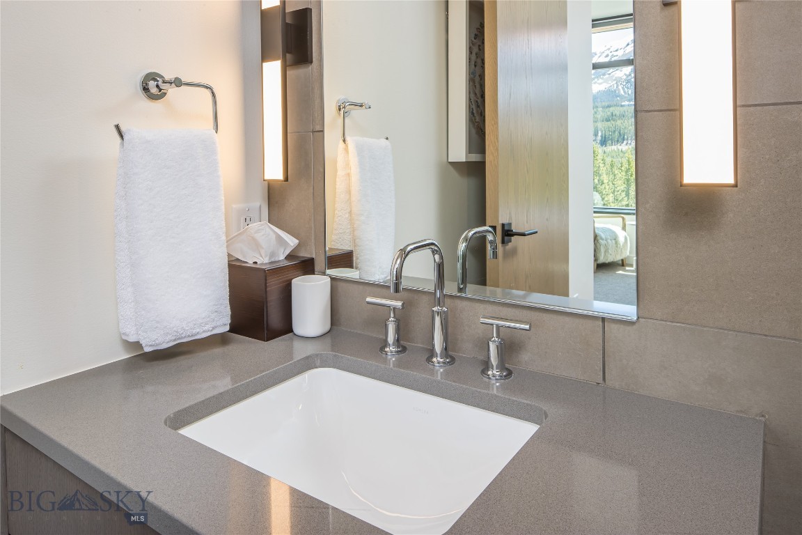 LakeLodge Residences - Residential