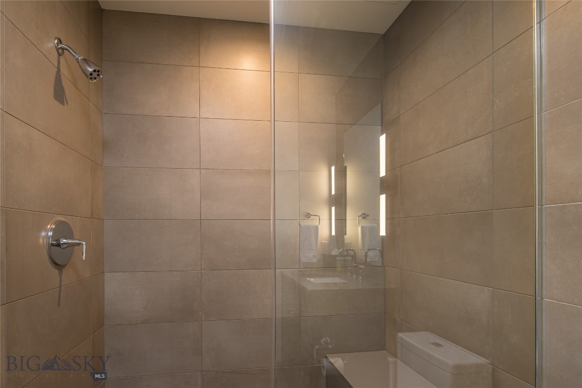 LakeLodge Residences - Residential