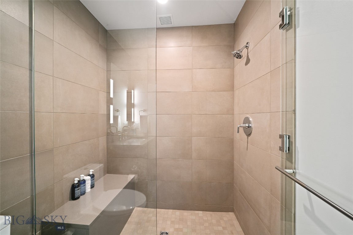 LakeLodge Residences - Residential