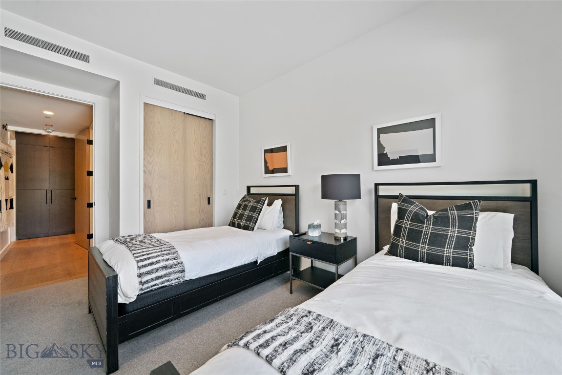 LakeLodge Residences - Residential