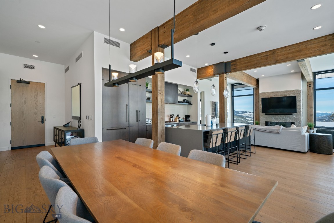 LakeLodge Residences - Residential