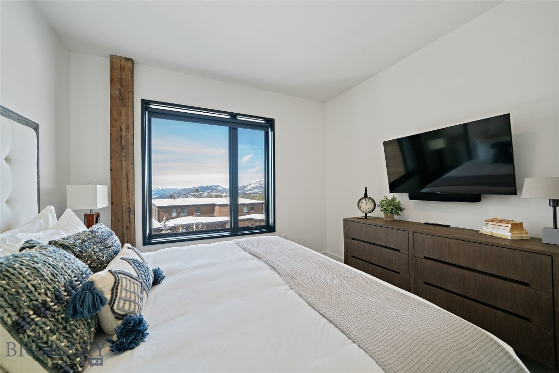 LakeLodge Residences - Residential