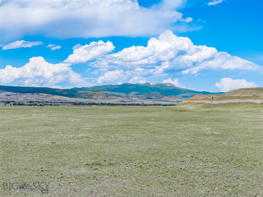 Sphinx Mountain - Land