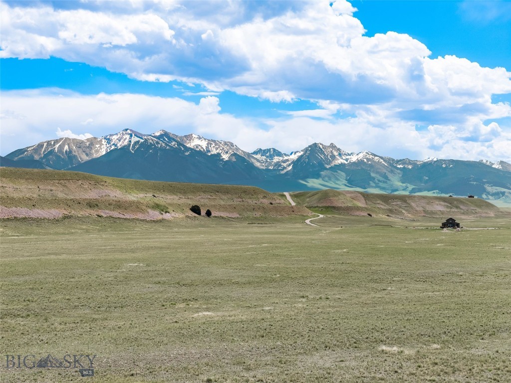 Sphinx Mountain - Land