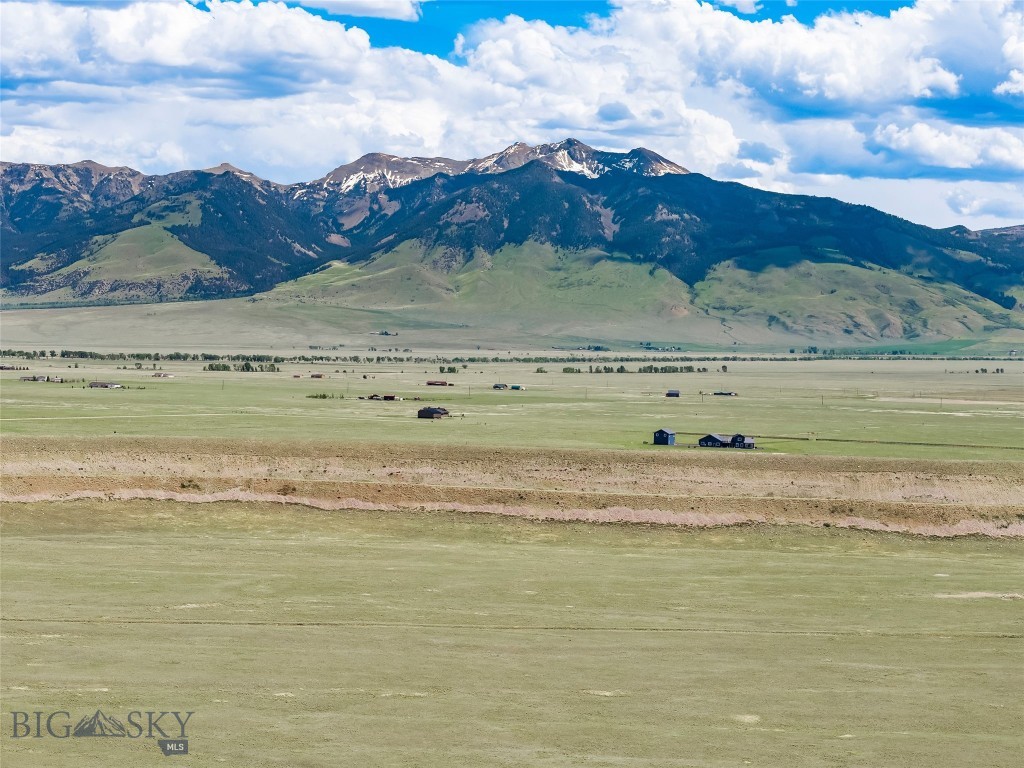 Sphinx Mountain - Land