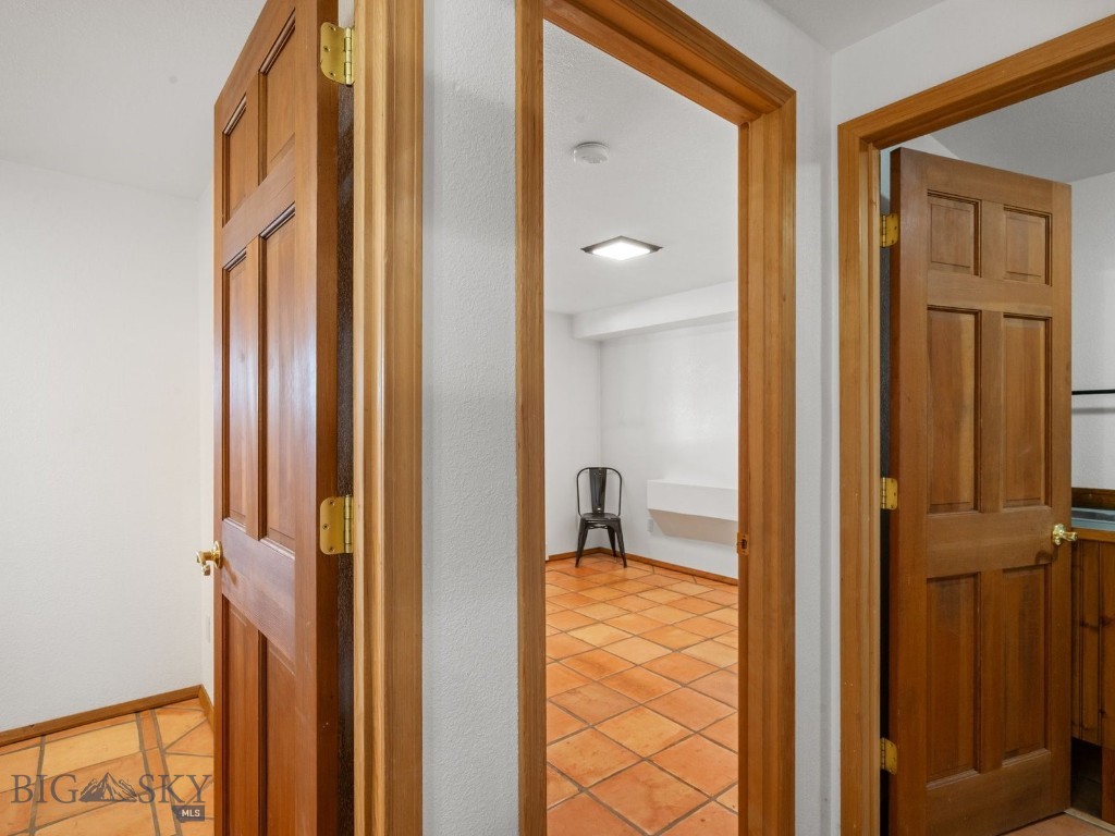 Peak View - Commercial Sale