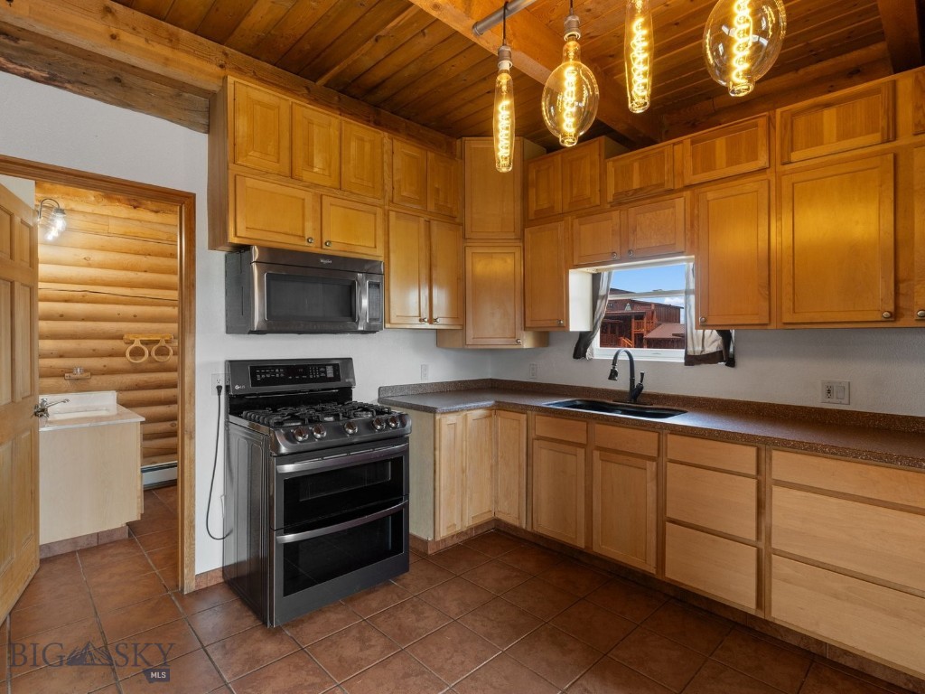 Peak View - Commercial Sale