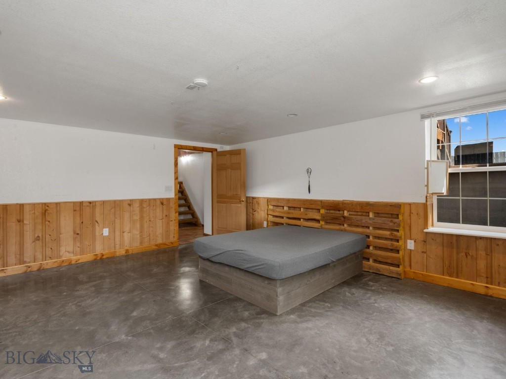Peak View - Commercial Sale