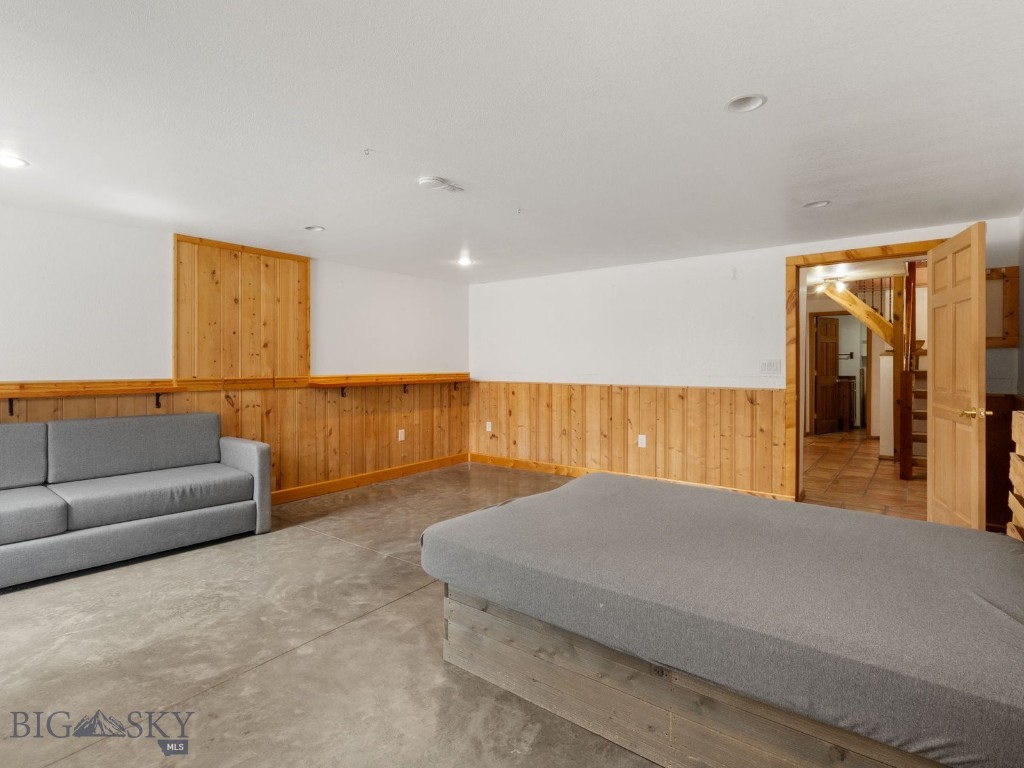 Peak View - Commercial Sale
