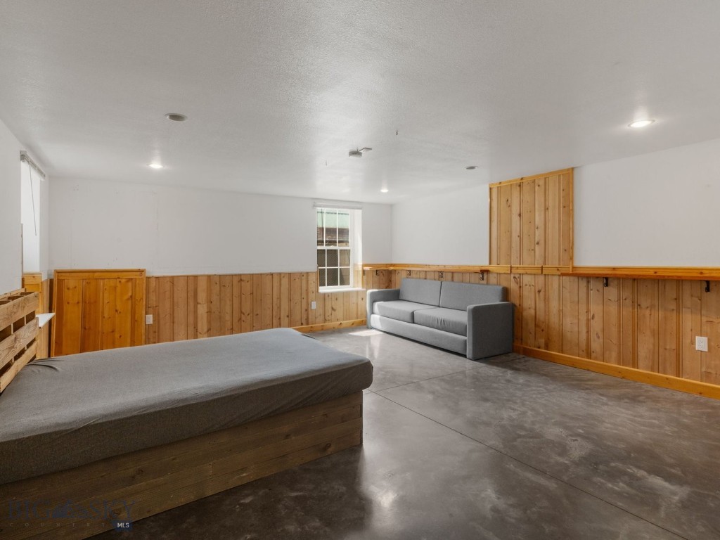 Peak View - Commercial Sale