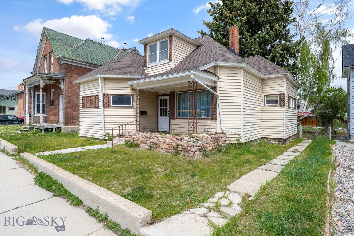 Situated on a spacious 7,000 sq. ft. lot, this property offers incredible potential with solid bones and room to make it your own. One of the standout features is the brand-new roof, installed just months ago, providing peace of mind and added value from day one. The main level features 1 conforming bedroom, 1 non-conforming bedroom, and an additional bonus room or flex space ideal for an office, hobby room, or guest area. Upstairs, you’ll find one large bedroom with endless possibilities for additional living space, a primary suite, or recreation area. Outside, the huge fenced backyard offers a blank slate for gardening, entertaining, off-street parking, or even future home expansion. The property also includes a single-car garage and an additional shed conveniently located off the alley for extra storage or workspace. This property is full of potential and ready for its next owner to bring their vision to life while building equity along the way.
