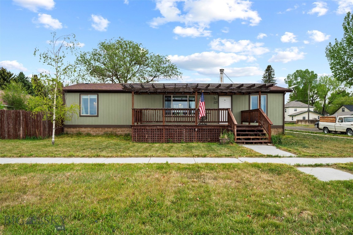 Charming and affordable 3 bedroom, 2 bath de-titled manufactured home located at the edge of town near a public park, offering peaceful living with everyday convenience. With 1,404 sq ft of comfortable living space, this property is perfect for first-time home buyers, down-sizers, or savvy investors looking for a solid rental opportunity. Enjoy the freedom of NO HOA along with a spacious yard that provides plenty of room for gardening, pets, entertaining, or future improvements. The detached 2-car garage offers excellent storage, workshop potential, or covered parking.
This home combines small-town charm with investment potential in a desirable location close to parks, schools, and local amenities. Whether you're looking for an affordable place to call home or an income-producing property to add to your portfolio, this one checks all the boxes!