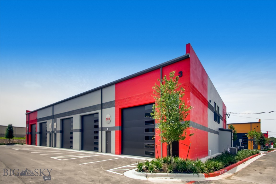 Personal Warehouse Belgrade / Bozeman: Light Industrial Zoning Ideal for Creative Office, Showroom, Fulfillment, Studio Space, Fitness, Light Industrial, and more! No matter your needs – business, storage, or fun – we have the solution for you. With customizable interiors and standard amenities such as HVAC, power and unlimited access, owning your own unique space is more affordable than ever. PW Development has decades of experience leading the small bay warehouse and incubator industry which has grown in popularity and variety of usage. Work – Play with a Personal Warehouse® as the only limit is your imagination! Please see supplements for additional information on individual unit features.