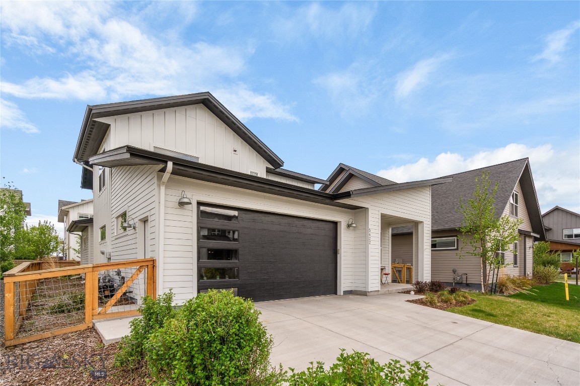 The Lakes at Valley West - Residential