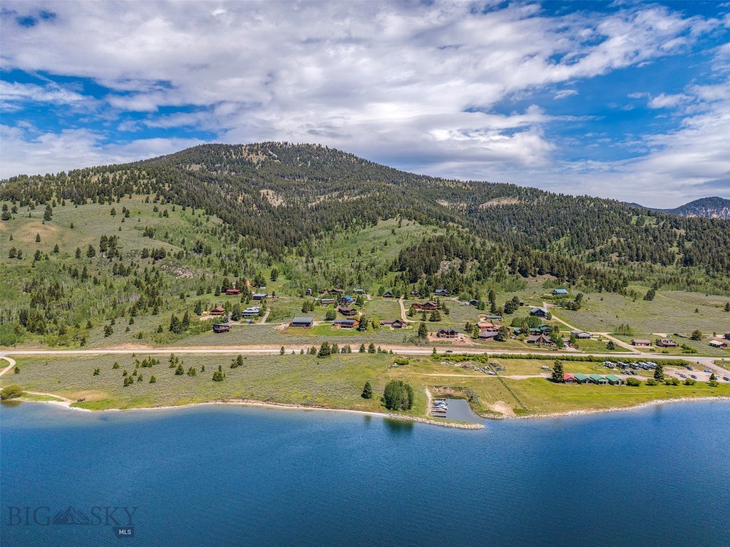 Yellowstone Holiday - Land