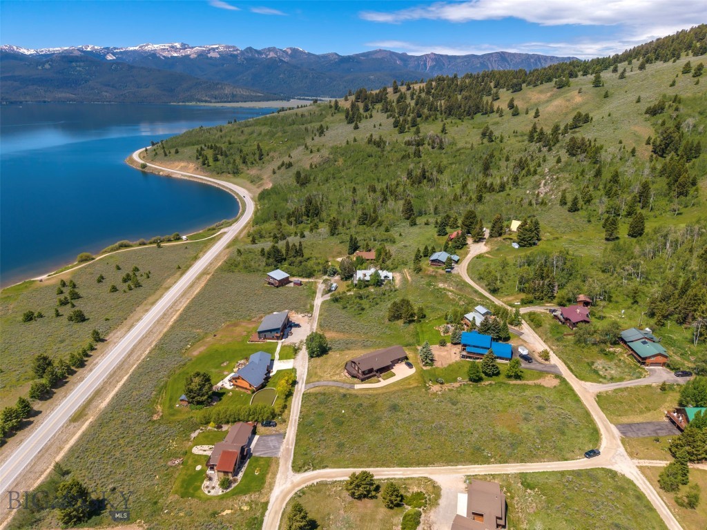 Yellowstone Holiday - Land