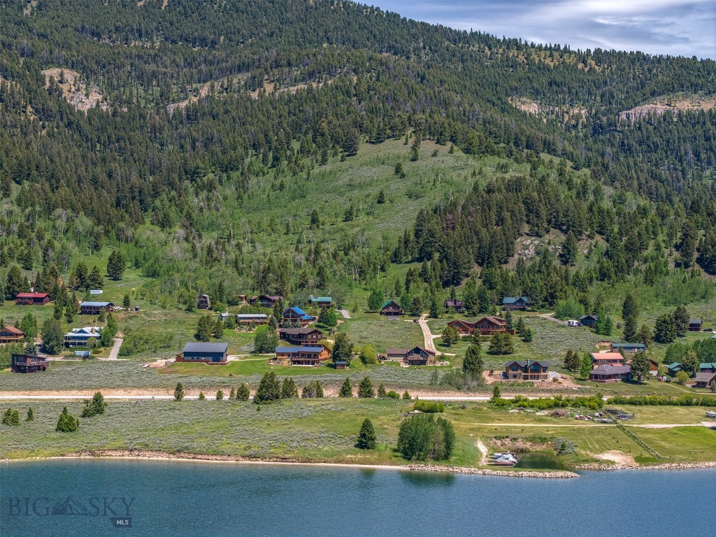 Yellowstone Holiday - Land