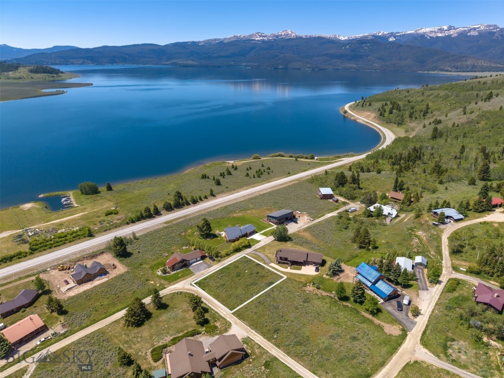Yellowstone Holiday - Land