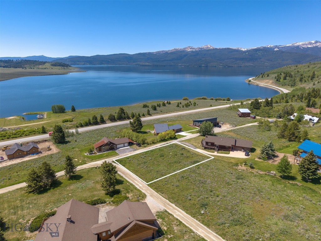 Yellowstone Holiday - Land