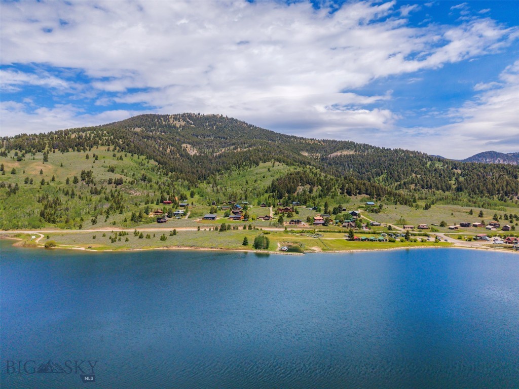 Yellowstone Holiday - Land