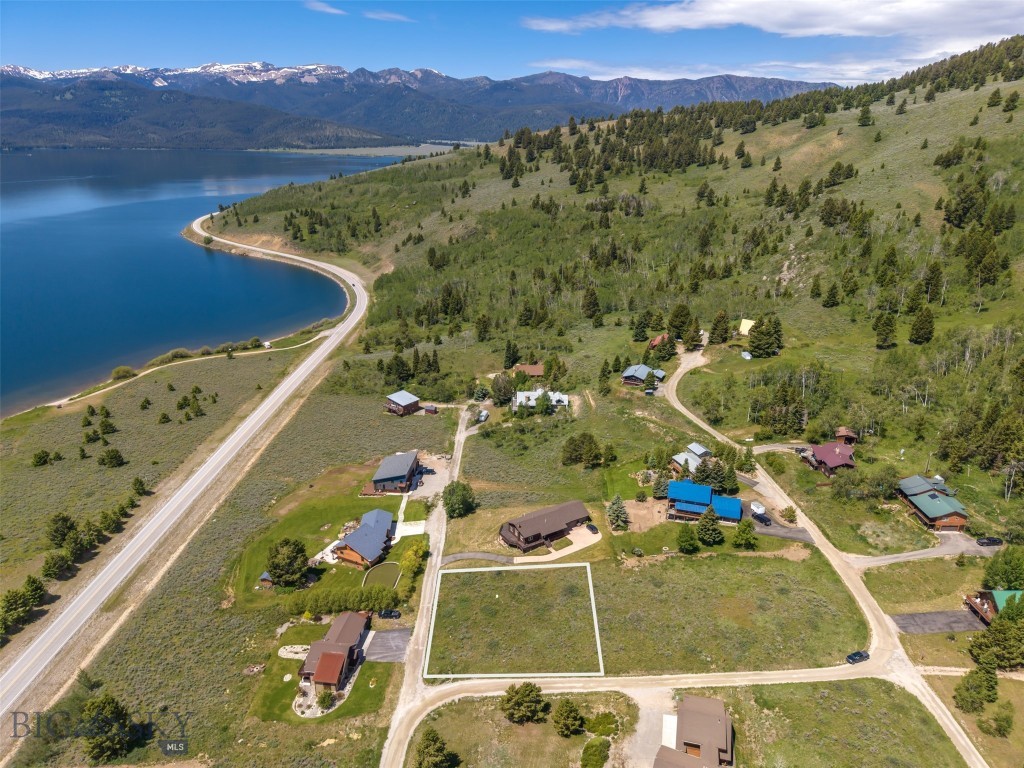 Yellowstone Holiday - Land