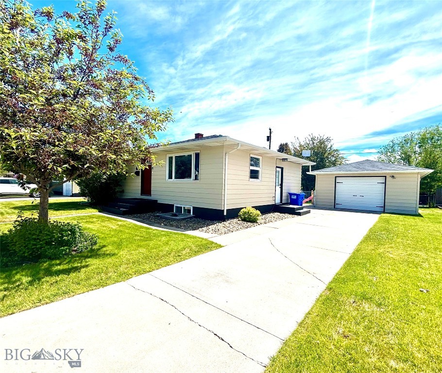 Welcome home to this 4-bedroom, 2-bath property with attractive curb appeal and a desirable location in a quiet neighborhood near local schools! Featuring numerous updates throughout, including egress windows in the lower level, this home offers comfortable living with space for everyone.
The main level welcomes you with a spacious living room, dining area, and a charming kitchen that overlooks the large, fully fenced backyard. Step directly from the dining area onto the deck, perfect for summer BBQs, relaxing evenings, and entertaining family and friends. Two bedrooms and a full bathroom complete the upstairs.
Downstairs you'll find two additional bedrooms, a second bathroom, a generous family room, a dedicated laundry room, and abundant storage space, providing flexibility for guests, hobbies, or a growing family.
Outside, enjoy the private, fully fenced backyard, and the convenience of a detached one-car garage.
Location is everything! Just a short walk to Parkview Elementary School and Vigilante Park, this home offers the perfect blend of a peaceful neighborhood and everyday convenience. Call today for a showing!
