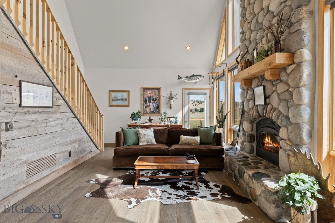 Shining Mountain Unit I - Residential