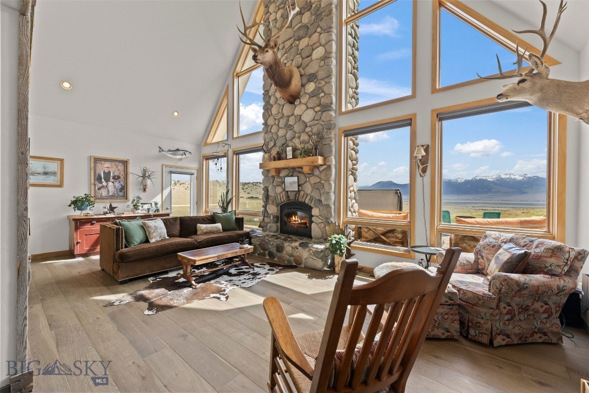 Shining Mountain Unit I - Residential