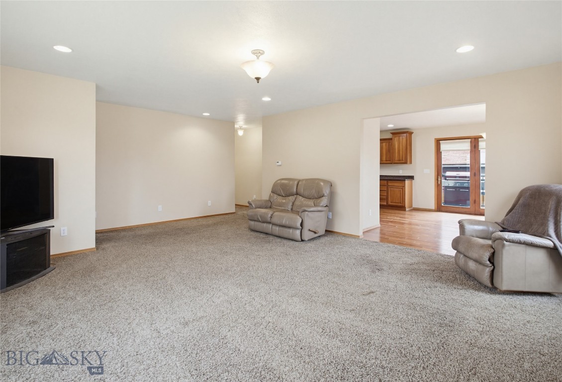 Home 40 - Residential