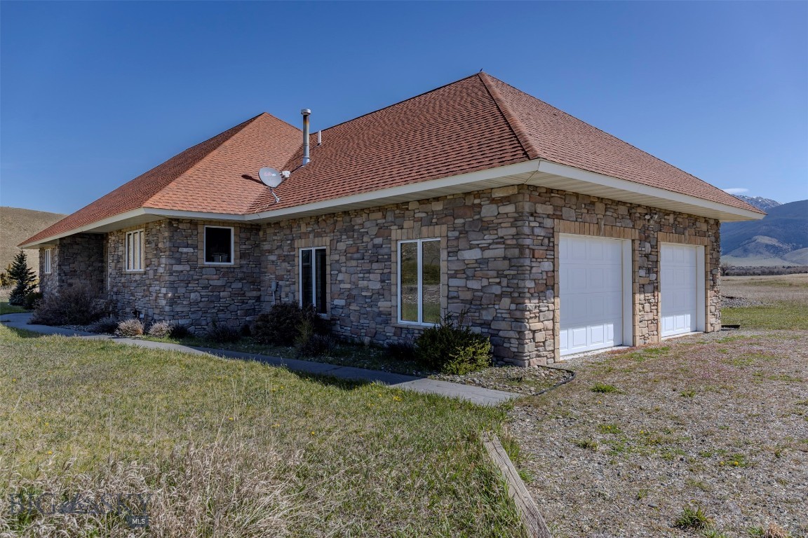 Blue Ribbon Manors - Residential