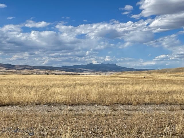 Sphinx Mountain - Land