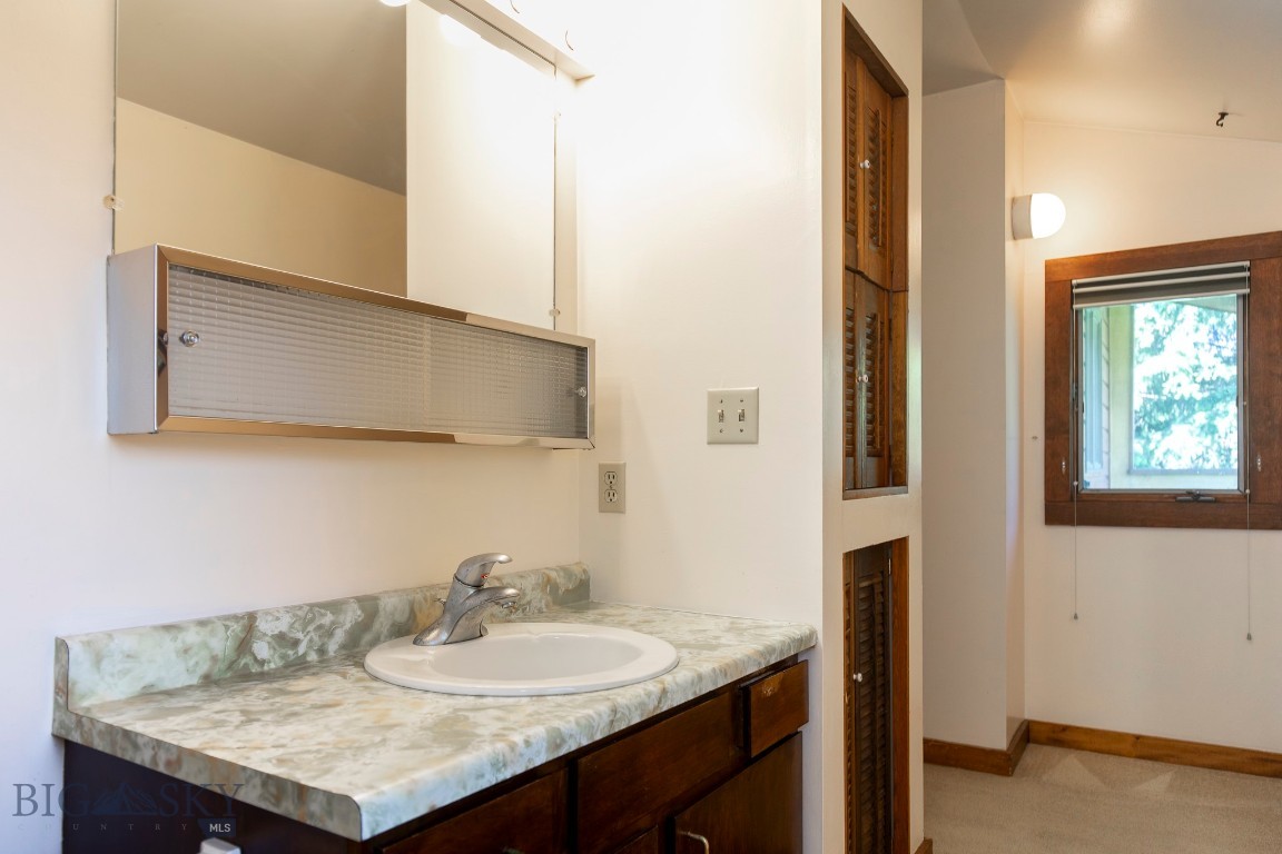 Woodhenge Condo - Residential