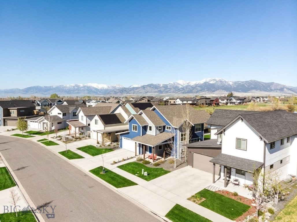 The Lakes at Valley West - Residential
